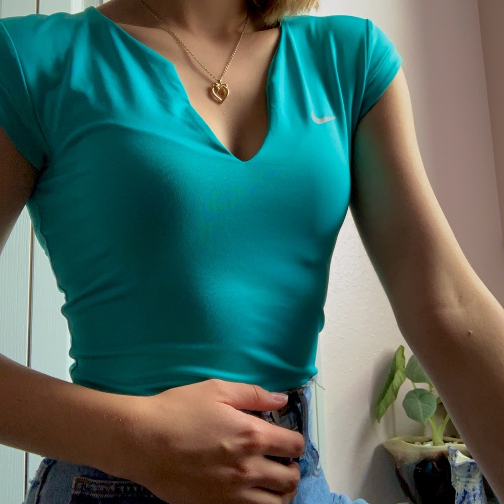 Dri fit Nike shirt, excellent condition, no tears